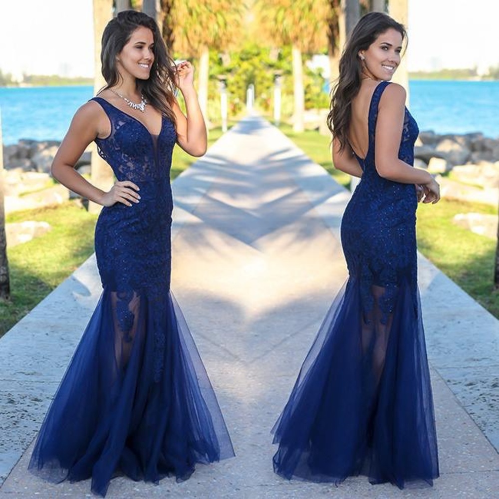 Navy Blue Lace & Tulle gown size Medium
